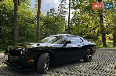 Купе Dodge Challenger 2018 в 
