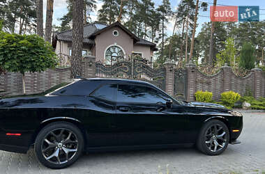 Купе Dodge Challenger 2018 в 