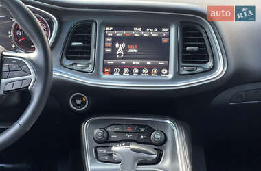 Купе Dodge Challenger 2018 в 