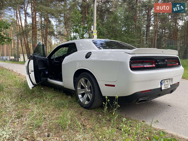 Купе Dodge Challenger 2018 в Новомосковську