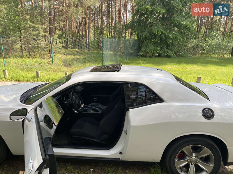 Купе Dodge Challenger 2018 в Новомосковську
