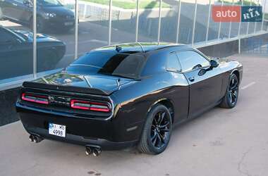 Купе Dodge Challenger 2017 в 