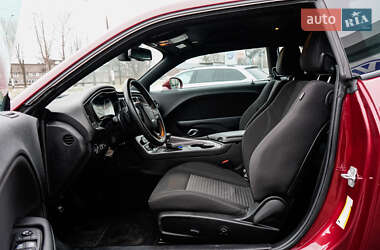 Купе Dodge Challenger 2019 в 