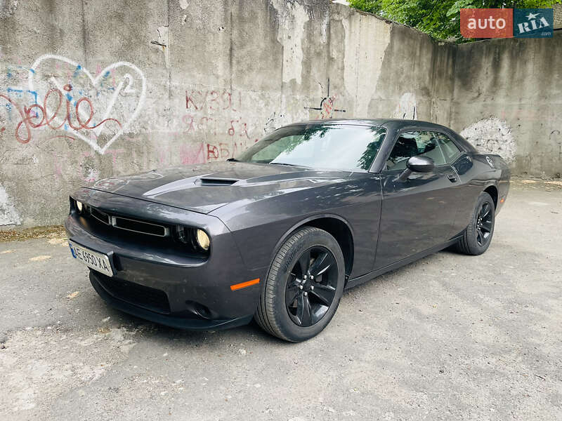 Купе Dodge Challenger 2019 в 