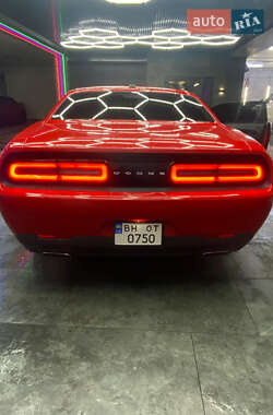Купе Dodge Challenger 2015 в 