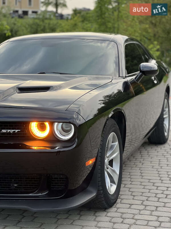 Купе Dodge Challenger 2017 в Львові