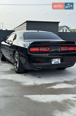 Купе Dodge Challenger 2015 в Луцьку