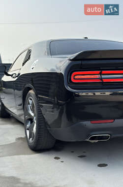 Купе Dodge Challenger 2015 в  фото 7 Купе Dodge Challenger 2015 в