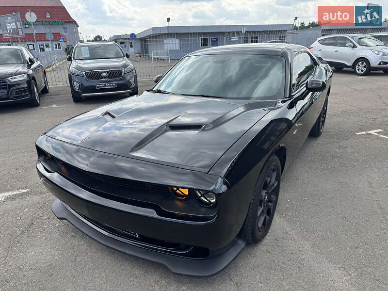 Купе Dodge Challenger 2017 в Киеве