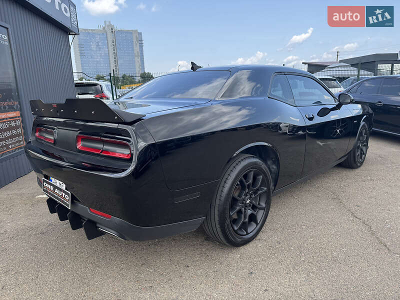 Купе Dodge Challenger 2017 в Киеве