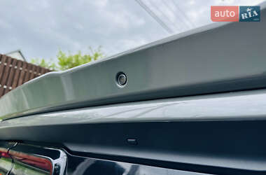 Купе Dodge Challenger 2019 в 