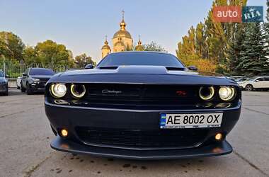 Купе Dodge Challenger 2017 в 