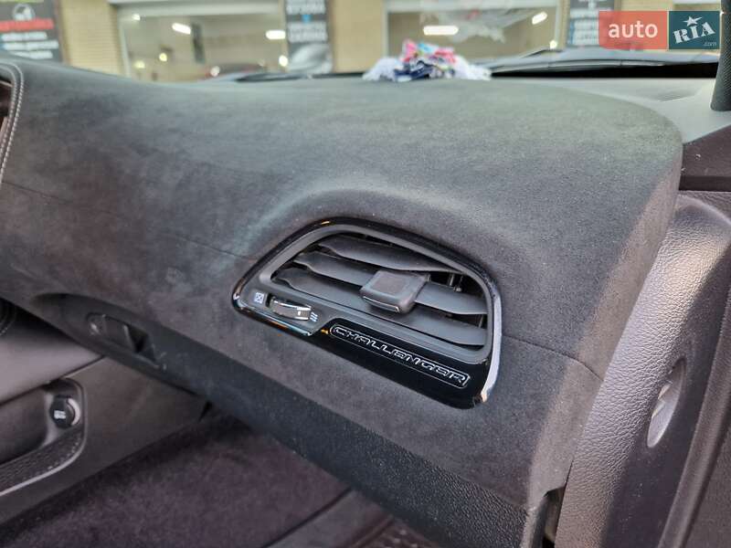 Купе Dodge Challenger 2017 в Днепре