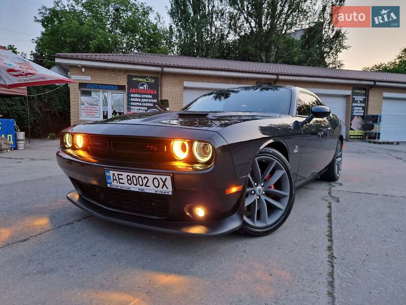 Купе Dodge Challenger 2017 в Днепре