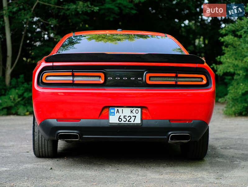 Купе Dodge Challenger 2016 в Киеве