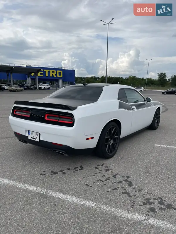 Dodge Challenger