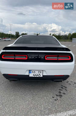 Купе Dodge Challenger 2016 в 