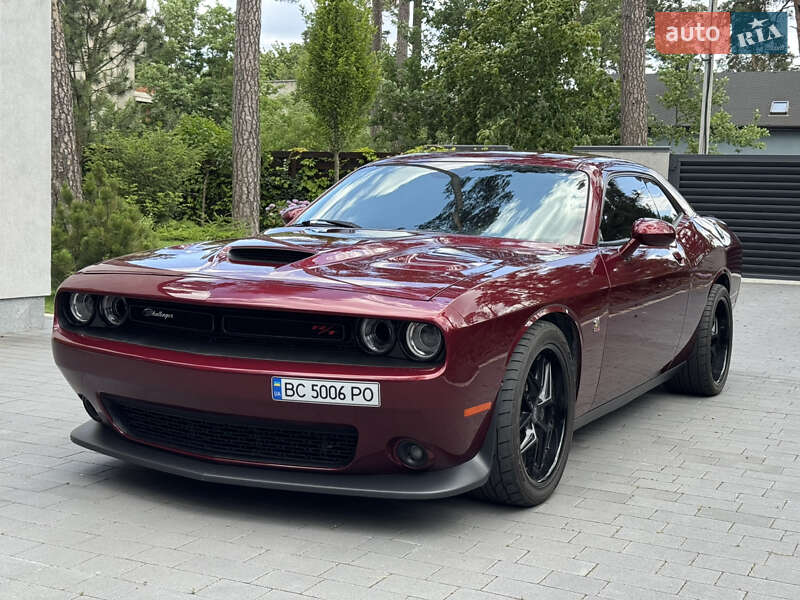 Купе Dodge Challenger 2019 в Львове