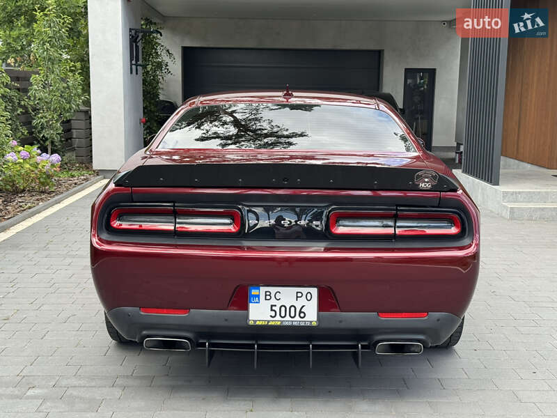 Купе Dodge Challenger 2019 в Львове