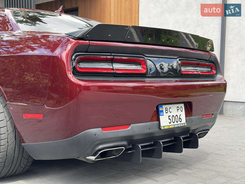 Купе Dodge Challenger 2019 в Львове