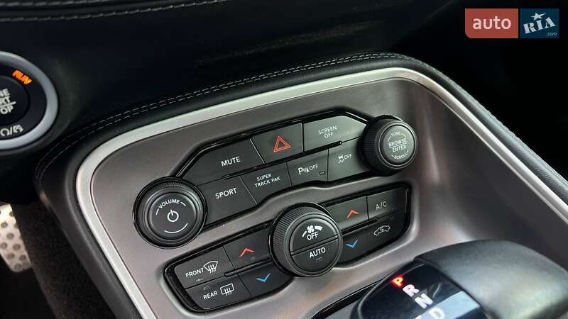 Купе Dodge Challenger 2021 в Львове