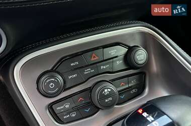 Купе Dodge Challenger 2021 в 