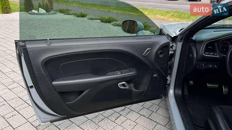 Купе Dodge Challenger 2021 в Львове