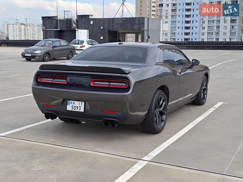 Купе Dodge Challenger 2020 в Киеве