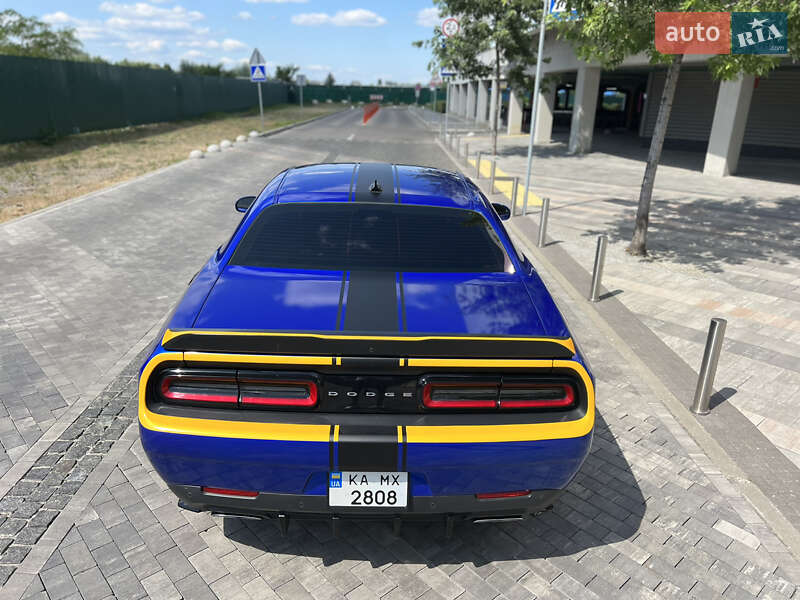 Купе Dodge Challenger 2022 в Киеве