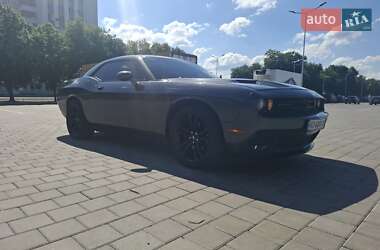 Купе Dodge Challenger 2017 в 