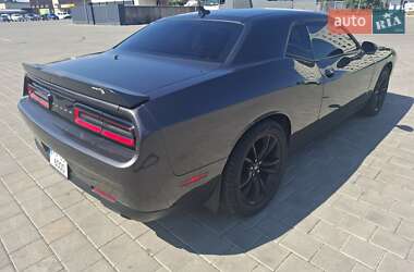 Купе Dodge Challenger 2017 в 