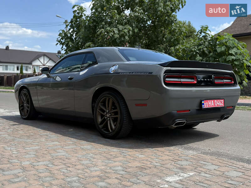 Купе Dodge Challenger 2017 в Киеве