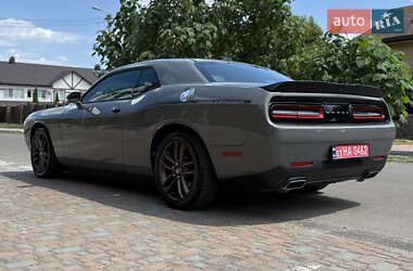 Купе Dodge Challenger 2017 в 