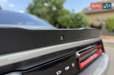 Купе Dodge Challenger 2017 в 