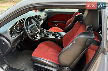 Купе Dodge Challenger 2017 в 