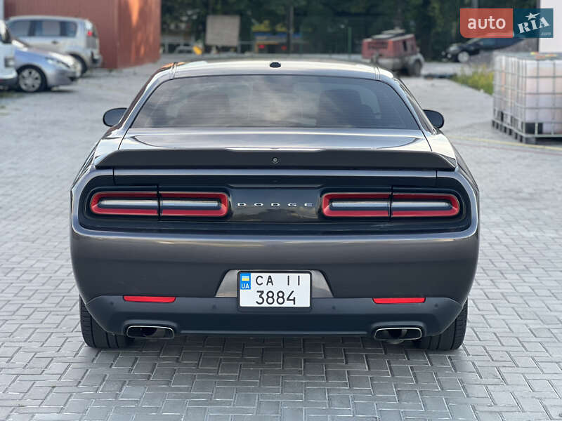 Купе Dodge Challenger 2015 в Ровно
