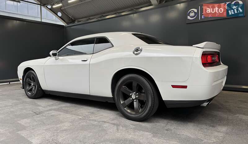 Купе Dodge Challenger 2013 в Киеве