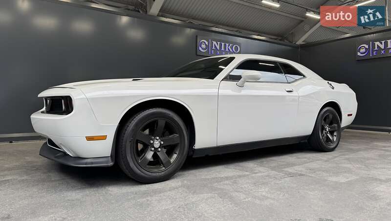 Купе Dodge Challenger 2013 в Киеве
