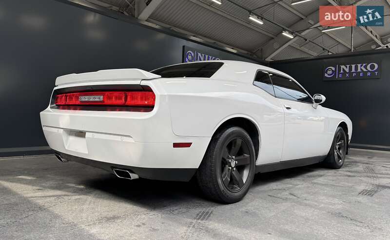 Купе Dodge Challenger 2013 в Киеве