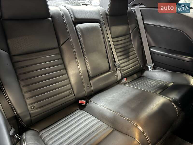 Купе Dodge Challenger 2013 в Киеве