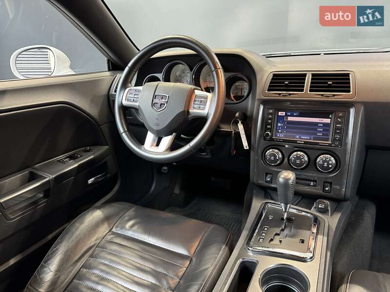 Купе Dodge Challenger 2013 в Киеве