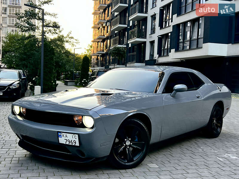 Купе Dodge Challenger 2013 в 