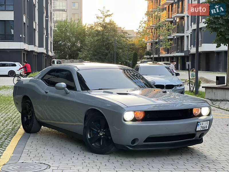 Купе Dodge Challenger 2013 в Ивано-Франковске