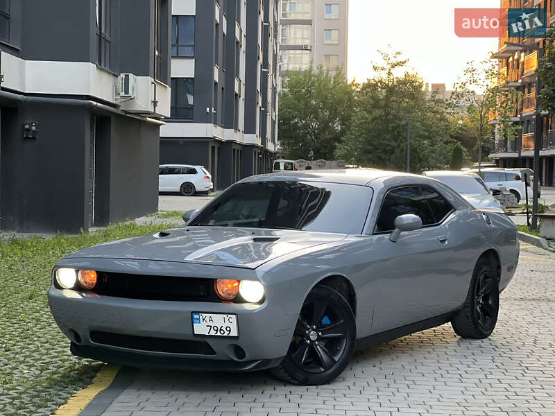 Купе Dodge Challenger 2013 в Ивано-Франковске