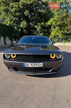 Купе Dodge Challenger 2019 в 