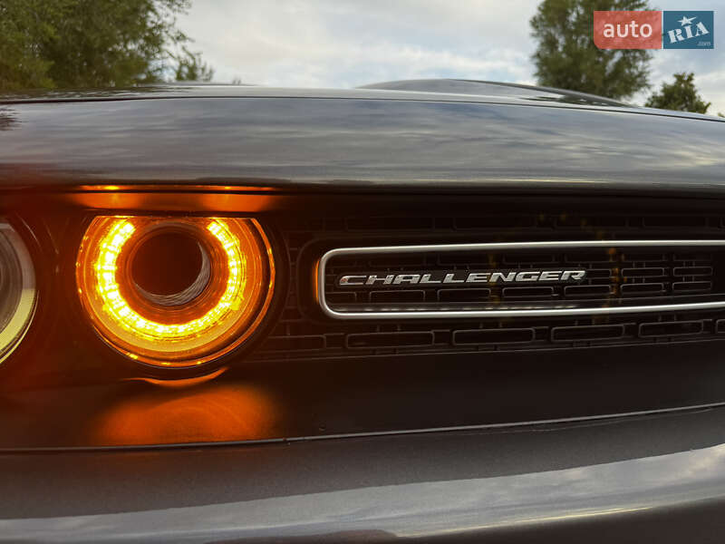 Купе Dodge Challenger 2018 в Днепре