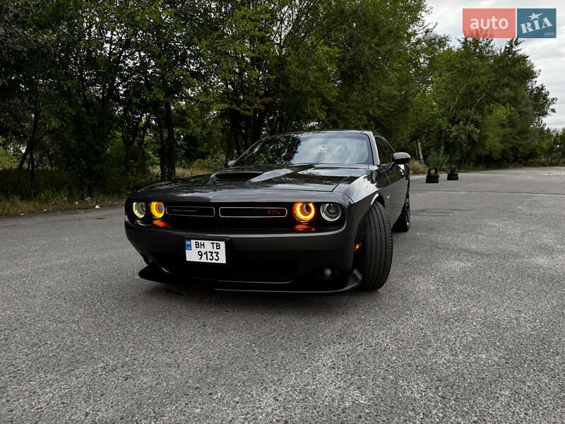 Купе Dodge Challenger 2018 в Днепре