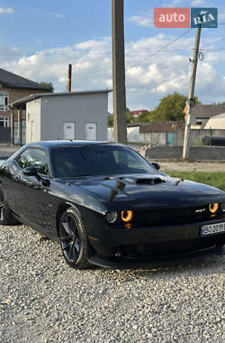 Купе Dodge Challenger 2019 в 