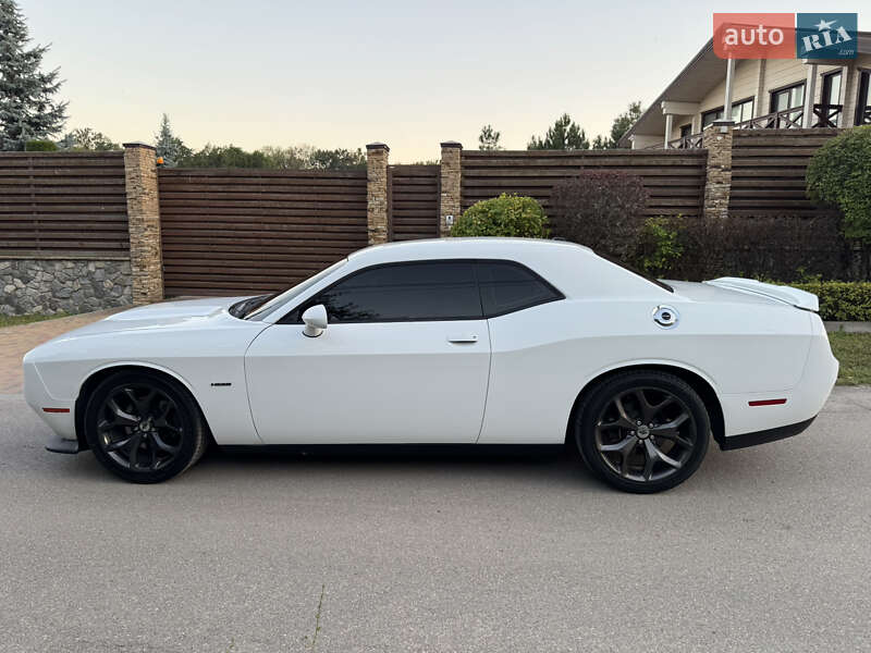 Купе Dodge Challenger 2019 в Харкові