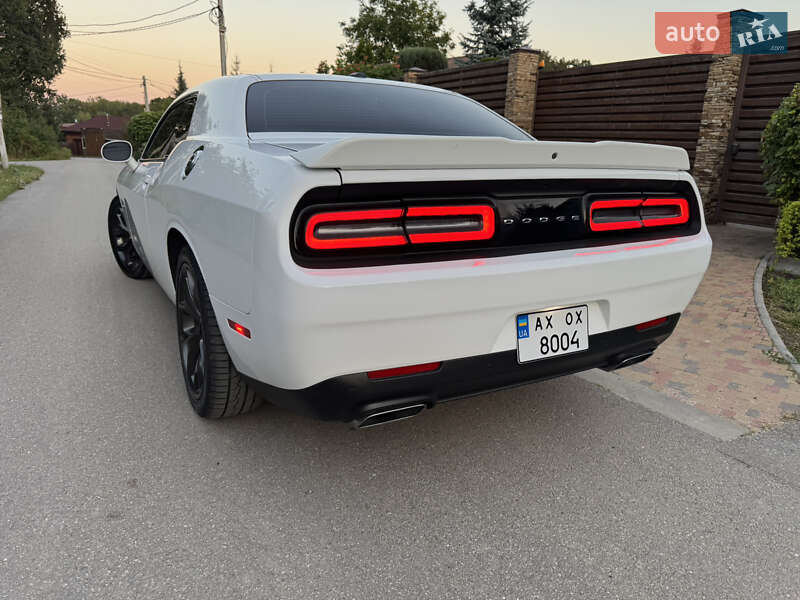 Купе Dodge Challenger 2019 в Харкові